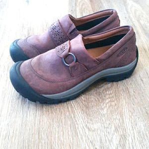 Keen leather slip on- burgundy